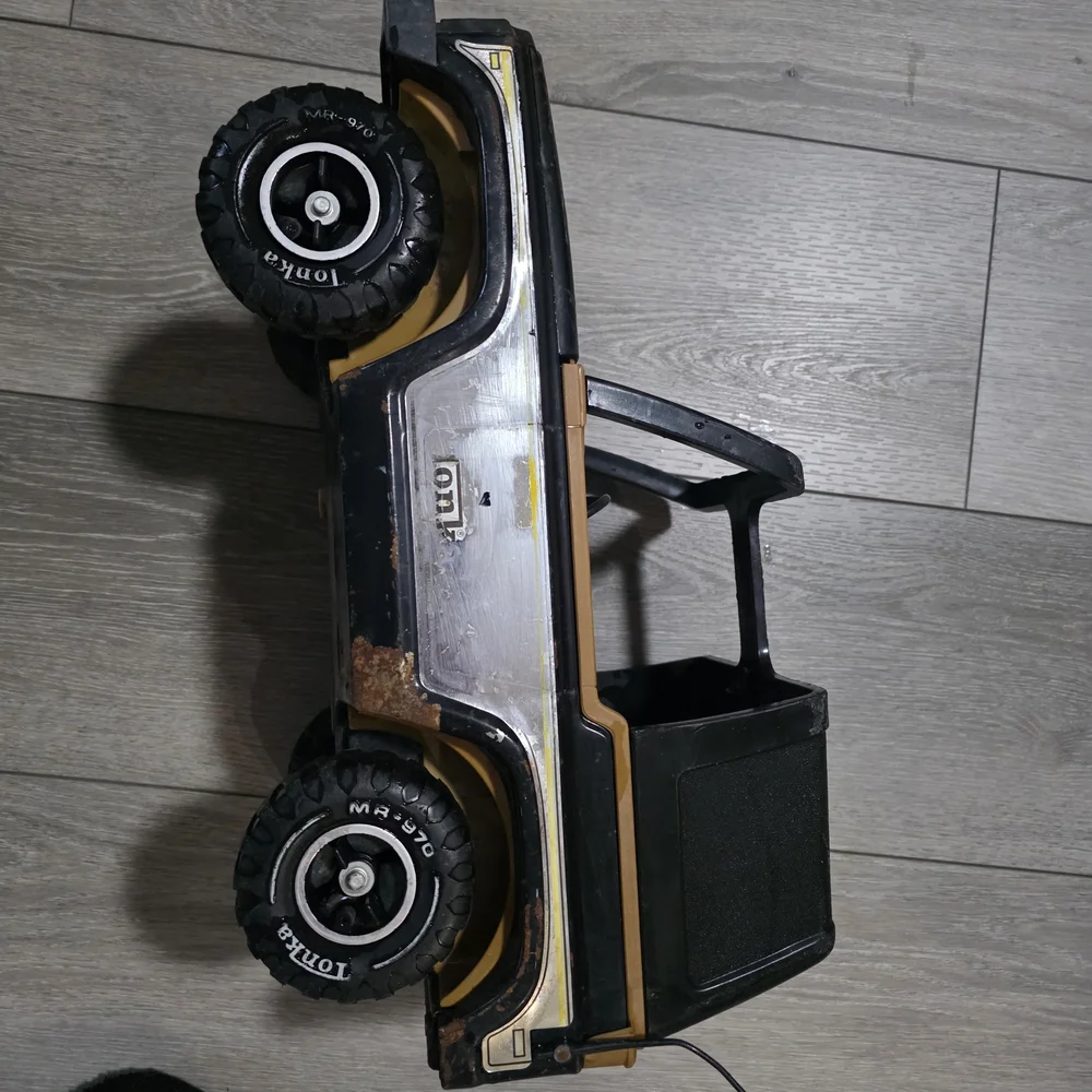 vintage Tonka MR-970 Ford Bronco toy truck.